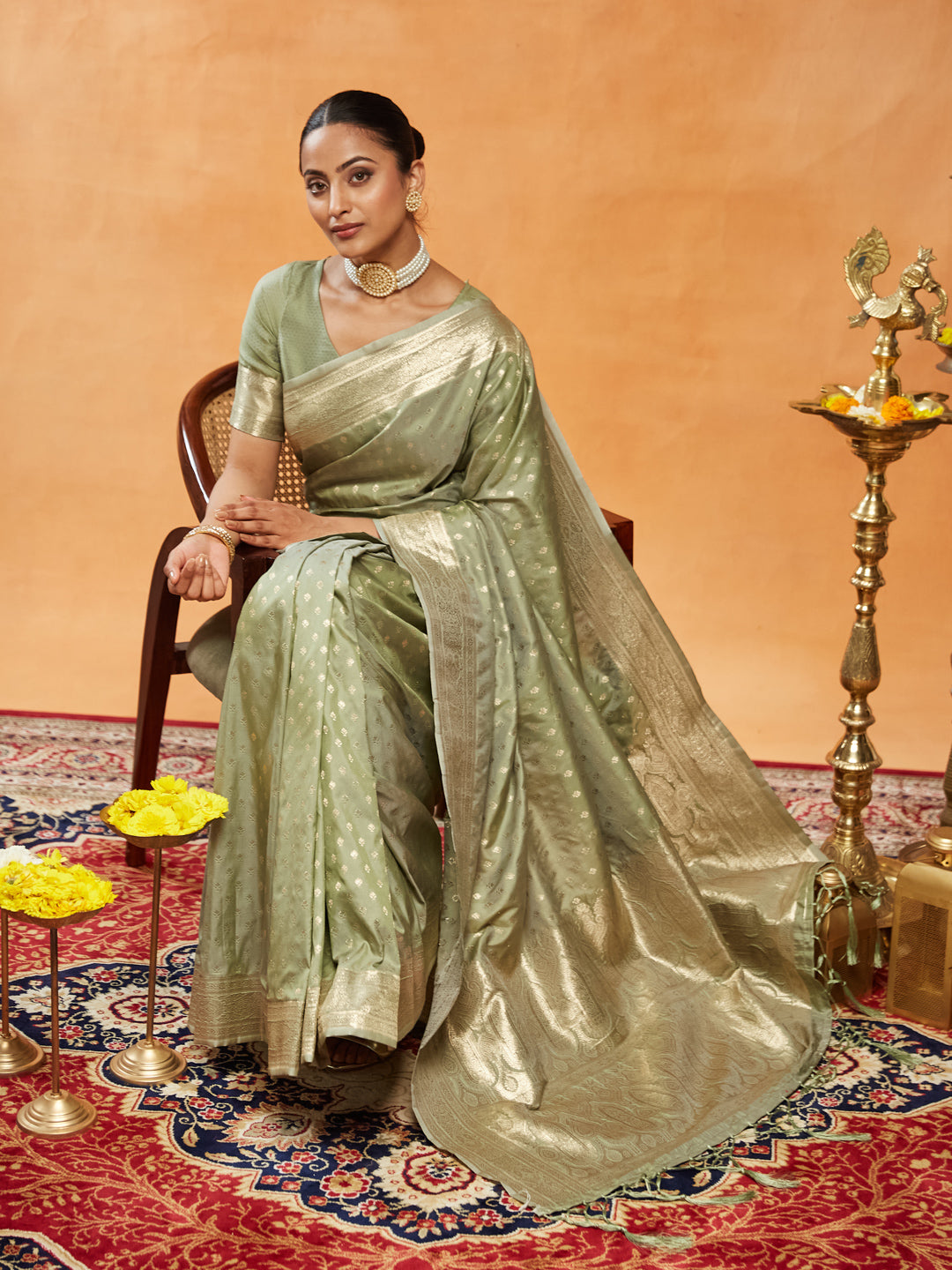 KASEE Women Banarasi Silk Saree with Silver Zari Booti and Intricate Pallu