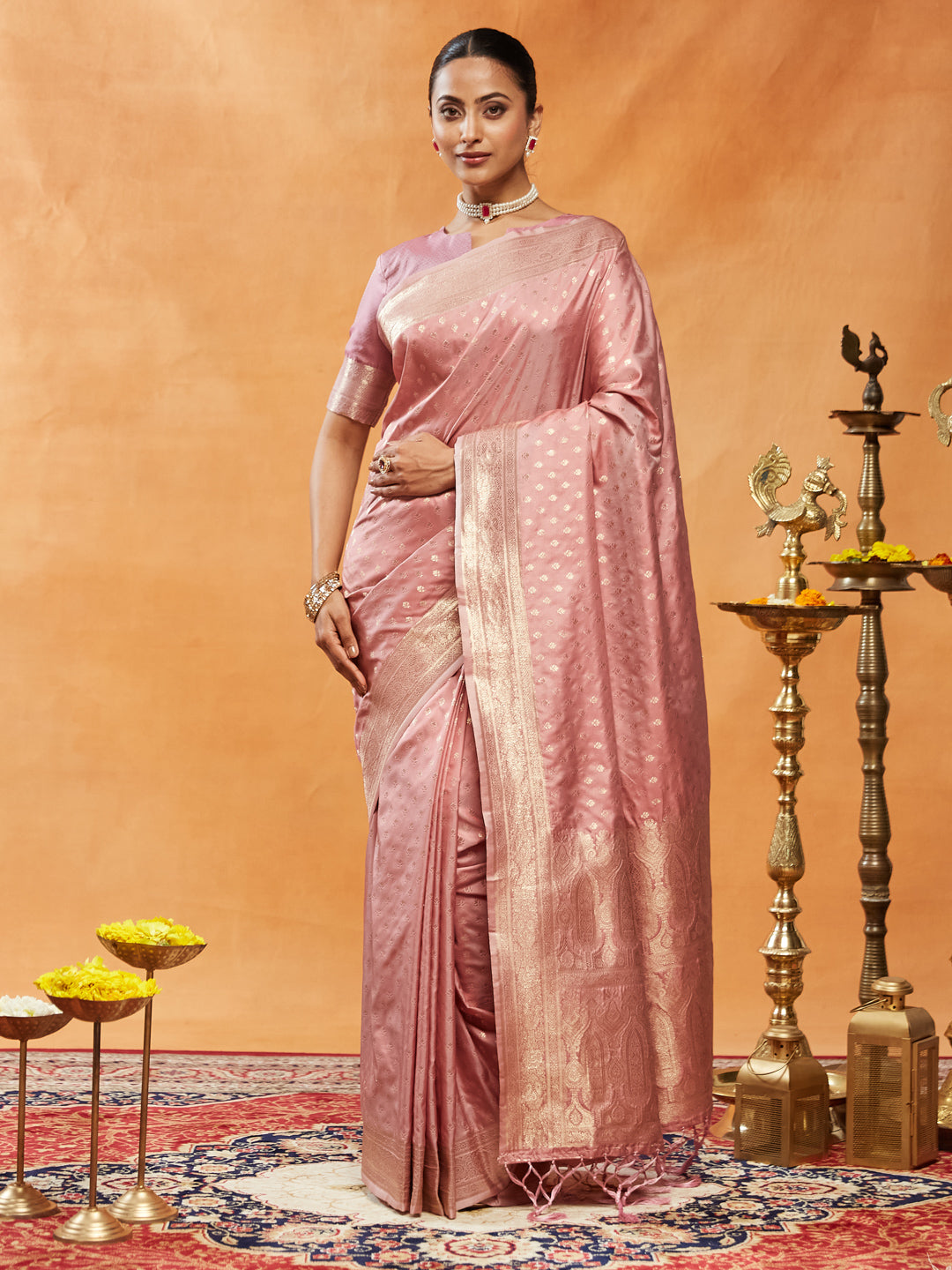 KASEE Women Banarasi Silk Saree with Silver Zari Booti and Intricate Pallu