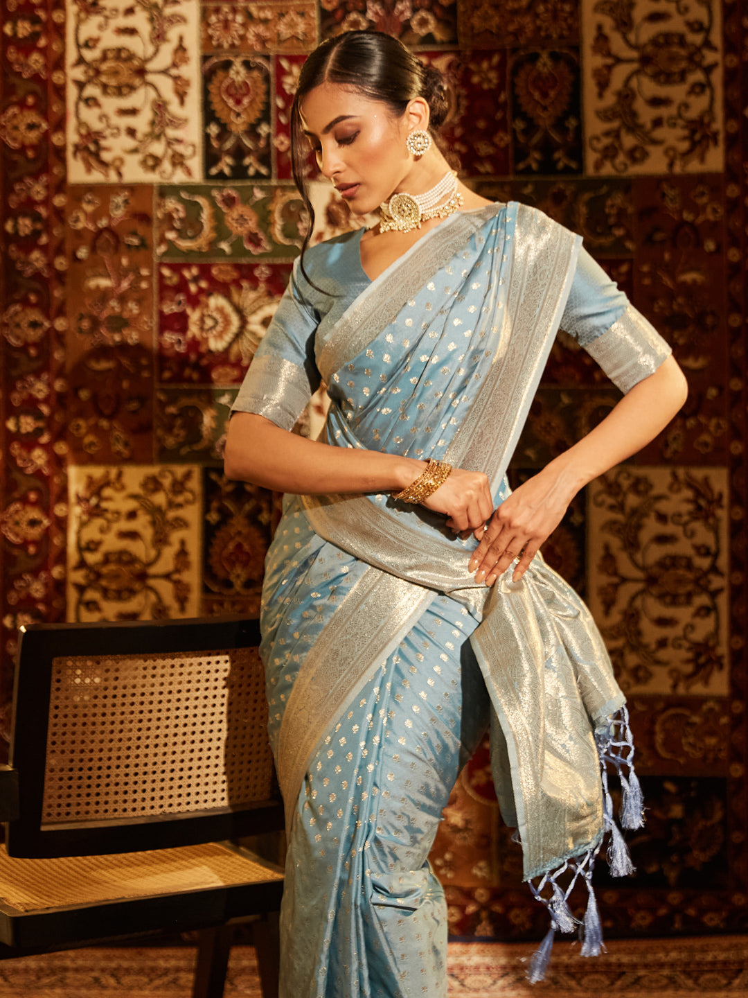 KASEE Women Banarasi Silk Saree with Silver Zari Booti and Intricate Pallu