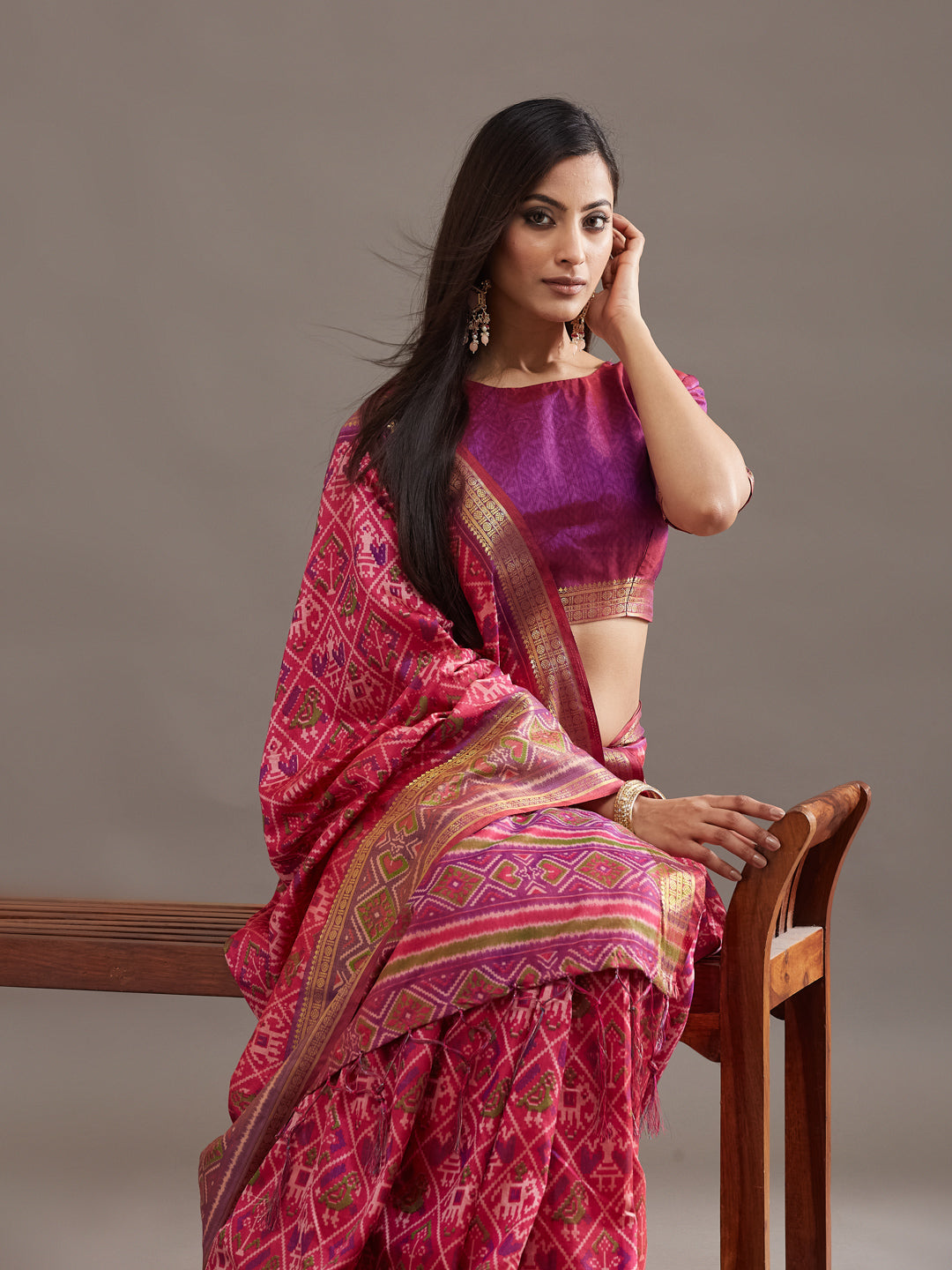 KASEE Women's Lavender Geometric Printed Saree with Floral Zari Border