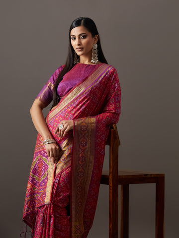 KASEE Women's Gajri Geometric Printed Saree with Floral Zari Border